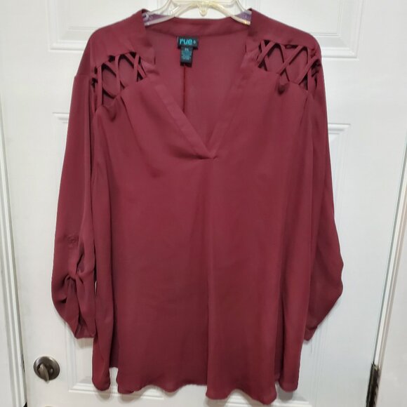 Rue 21+ Maroon V-Neck Shirt size 2XL with cut-out detail - Picture 1 of 12